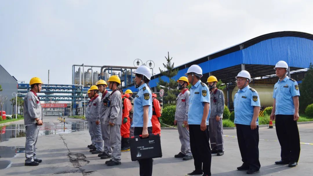 演“真”练“实”，华亿线上平台(集团)官方网站集团开展氯甲烷泄漏事故应急演练